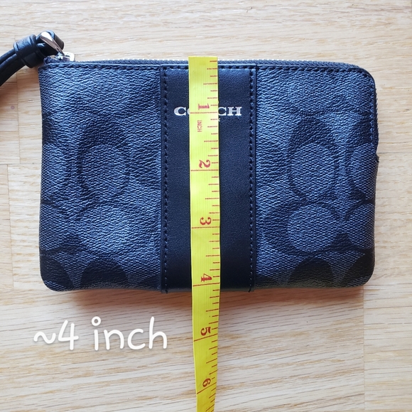 Coach Wristlet - Picture 5 of 6